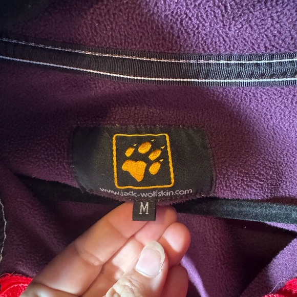 Women’s Jack Wolfskin Pink Purple Fleece Jacket - Picture 3 of 4